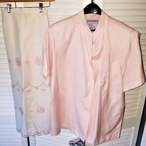 Summer short sleeved linen set.